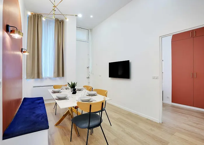 Parisian Close To Montmartre - 2br 8p *